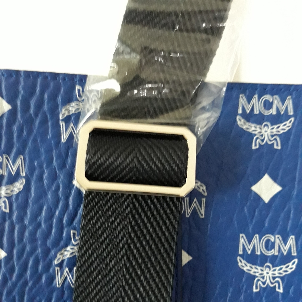 (New) MCM Tote (medium) - Picture 8 of 13